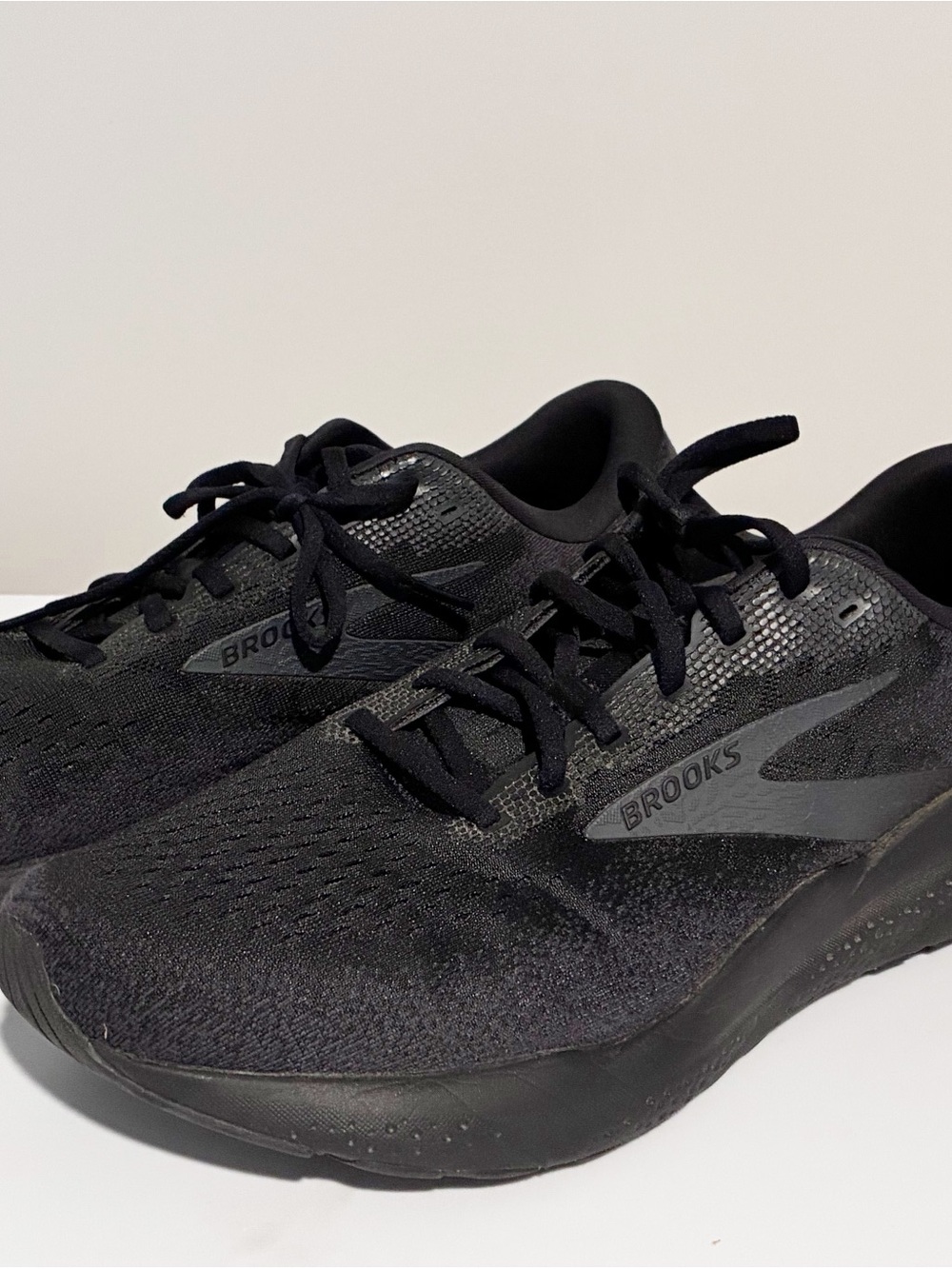 Brooks Men’s Ghost 16 Athletic Running Shoes - Black 11.5